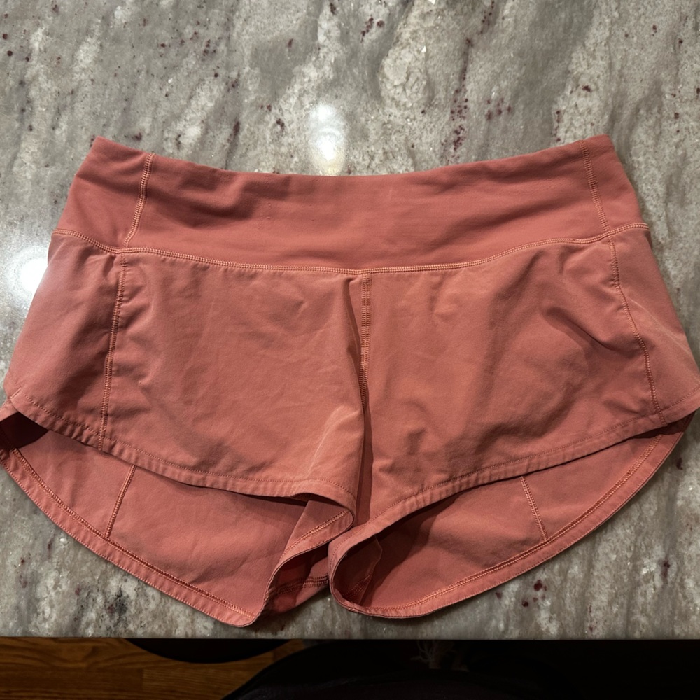 Lululemon high-rise Speed Up shorts size 4 Coral